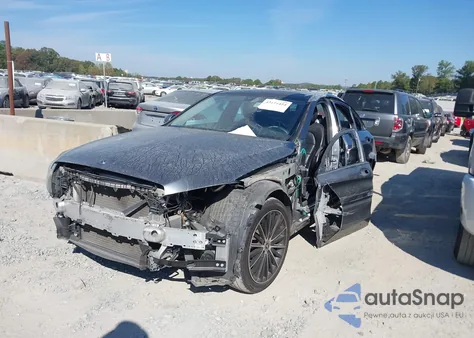 2019 Mercedes-Benz C 300 z USA, uszkodzony, nr VIN 55SWF8DB6KU308084